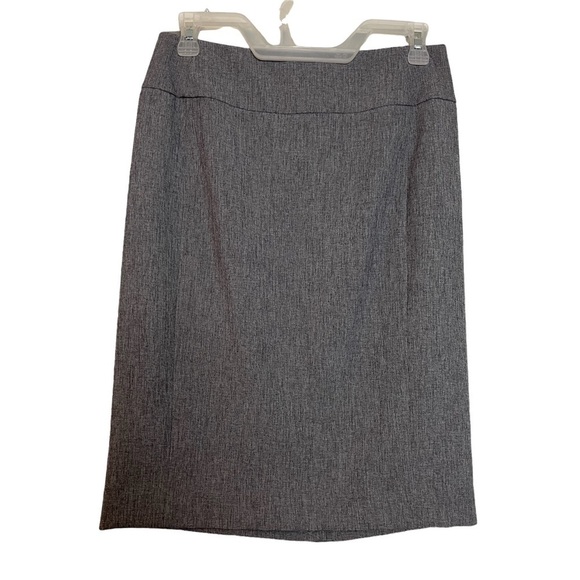 APT. 9 Gray Pencil Skirt NWT Sz. 2 - Picture 2 of 16